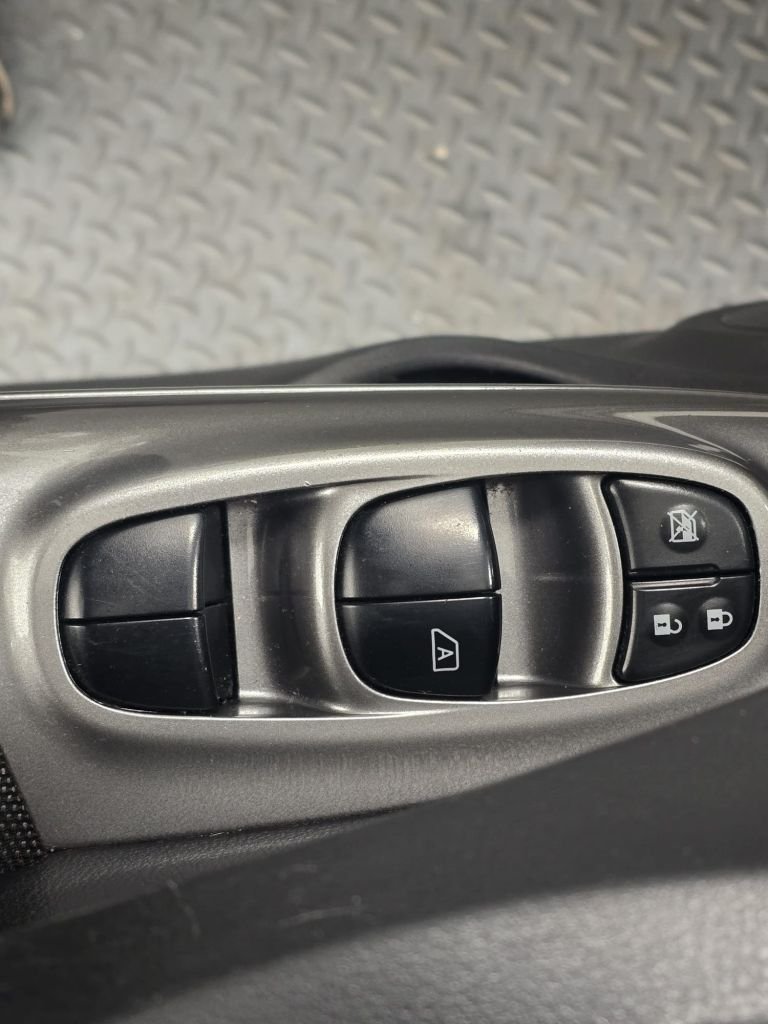 Used Nissan Juke 2011 for sale - 77936334: Photo 14