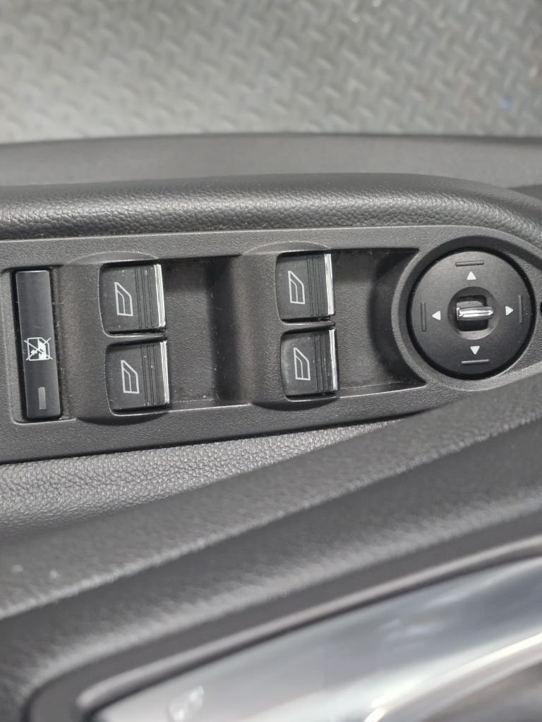 Used Ford Kuga 2014 for sale - 77780810: Photo 35