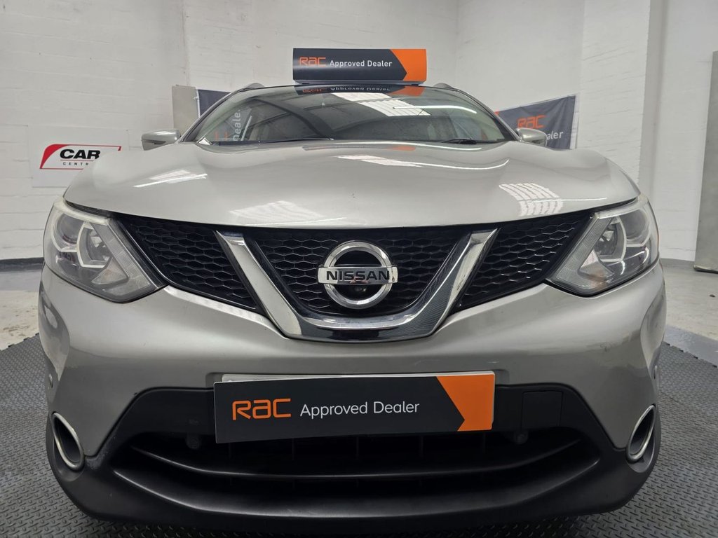 Used Nissan Qashqai 2017 for sale - 77571965: Photo 2