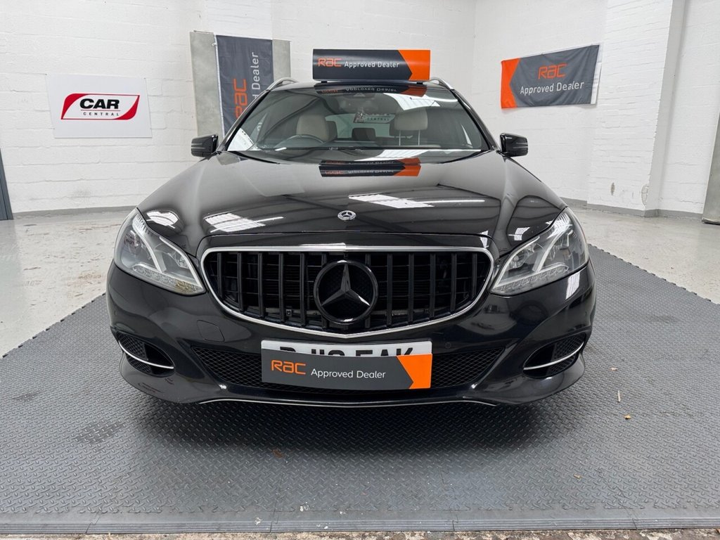 Used Mercedes-Benz E Class 2013 for sale - 76469858: Photo 2