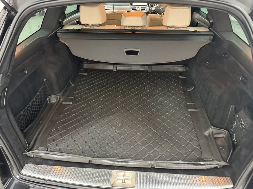 Used Mercedes-Benz E Class 2013 for sale - 76469858: Photo 25