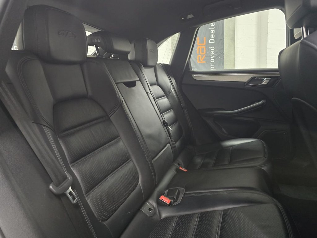 Used Porsche Macan 2017 for sale - 78043939: Photo 32