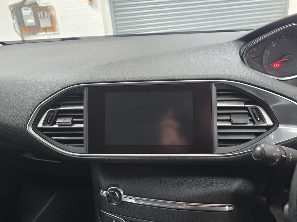 Used Peugeot 308 2015 for sale - 77891019: Photo 24