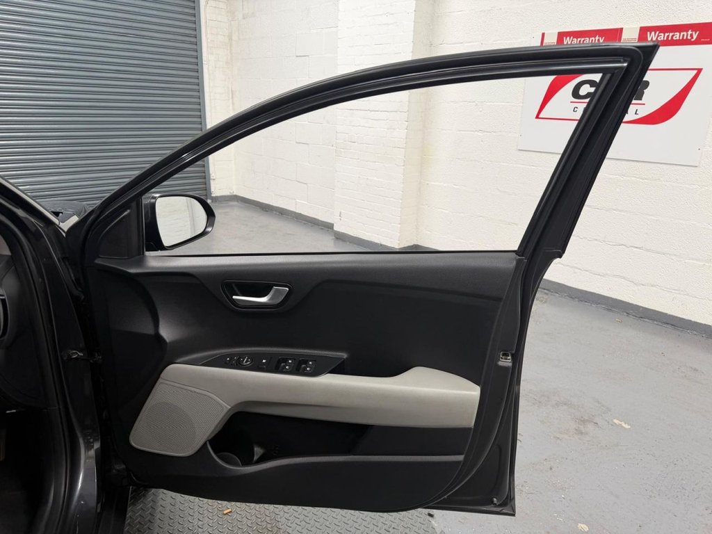 Used Kia Stonic 2019 for sale - 78082789: Photo 11