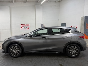 Used Infiniti Q30 2017 for sale - 77171939: Photo