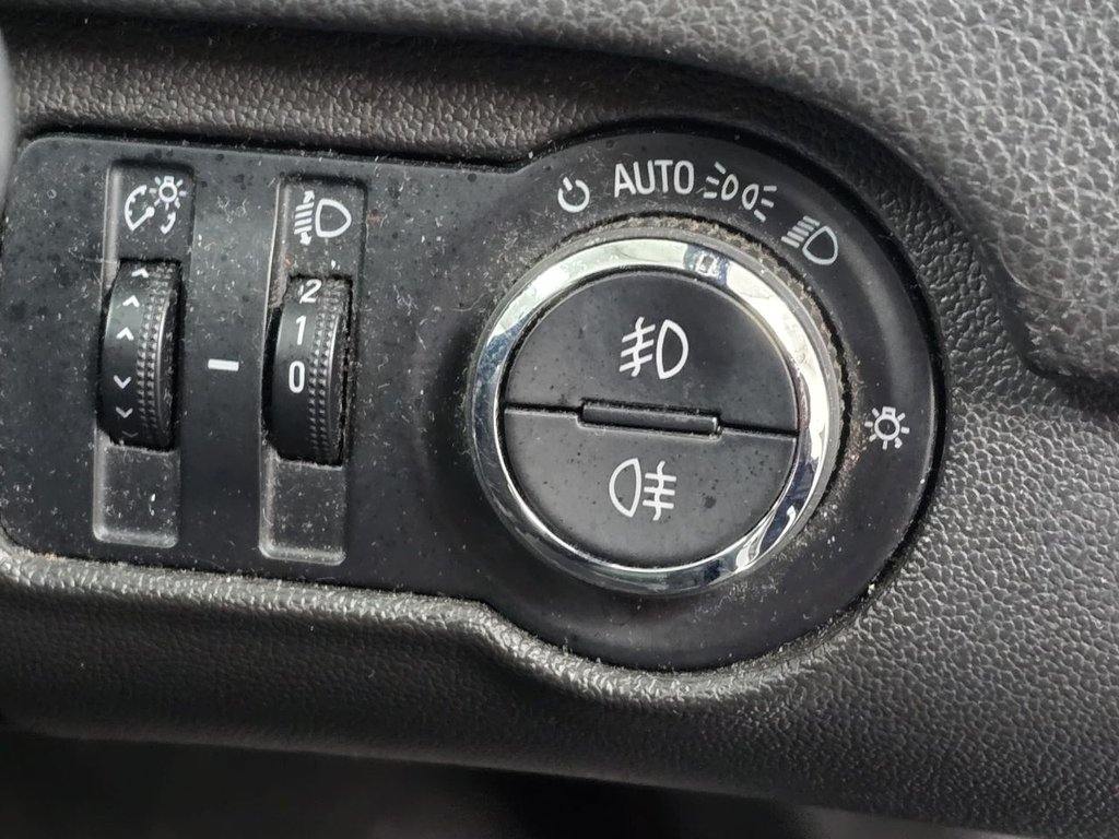 Used Vauxhall Insignia 2011 for sale - 77905105: Photo 9