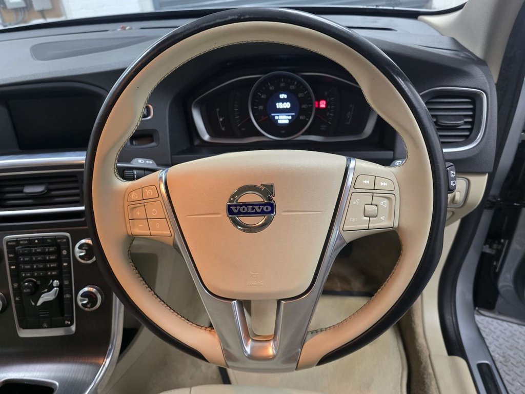 Used Volvo V60 2015 for sale - 77850387: Photo 11