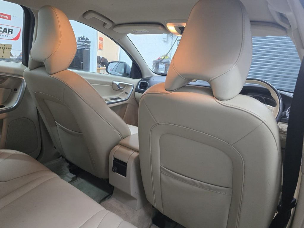 Used Volvo V60 2015 for sale - 77850387: Photo 14