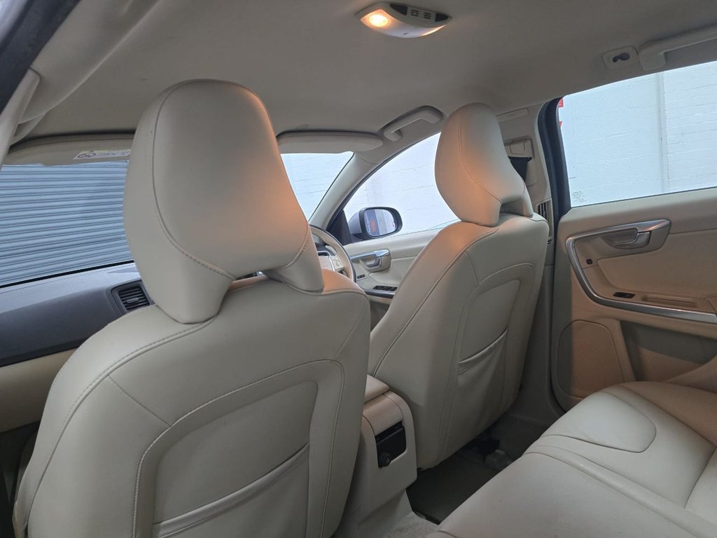 Used Volvo V60 2015 for sale - 77850387: Photo 20