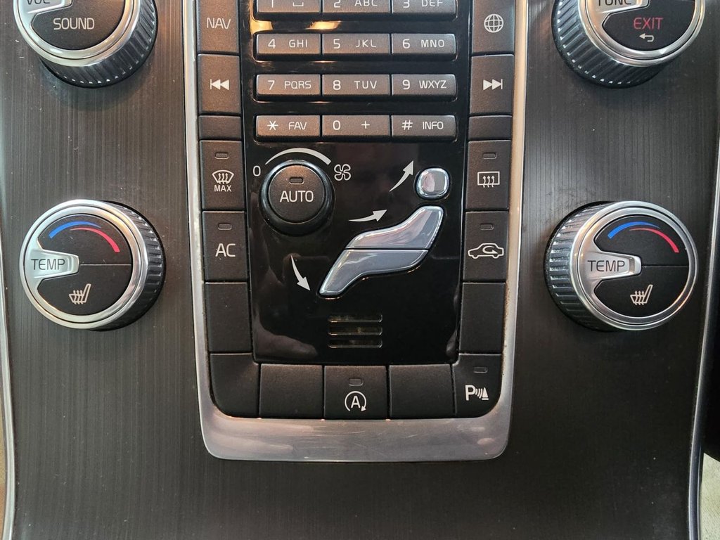 Used Volvo V60 2015 for sale - 77850387: Photo 26