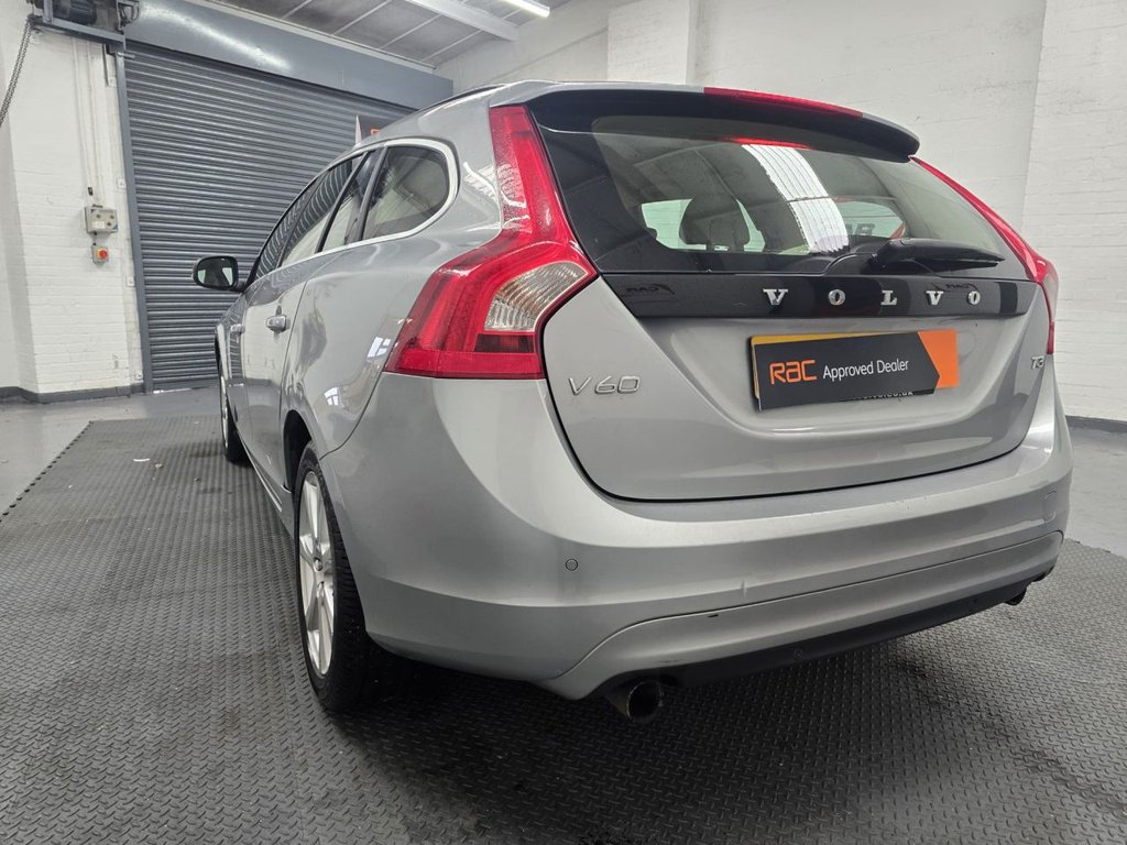 Used Volvo V60 2015 for sale - 77850387: Photo 4
