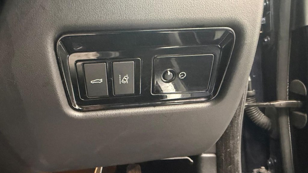 Used Jaguar XE 2017 for sale - 78096879: Photo 15