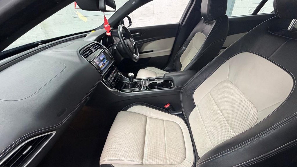 Used Jaguar XE 2017 for sale - 78096879: Photo 30