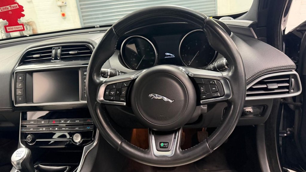 Used Jaguar XE 2017 for sale - 78096879: Photo 9