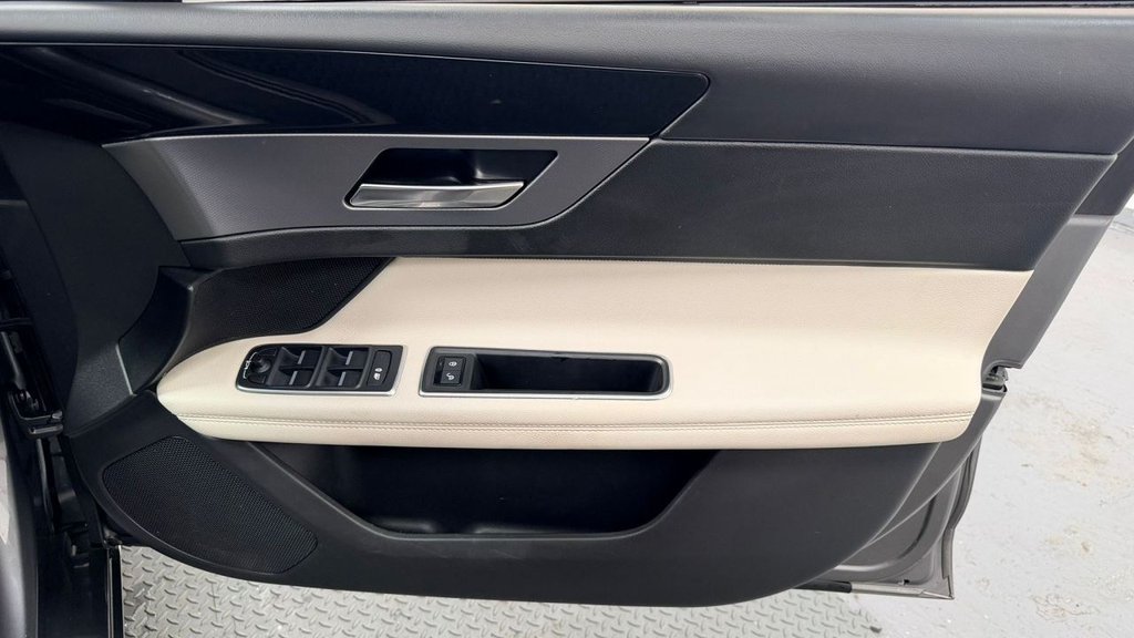 Used Jaguar XF 2016 for sale - 78110809: Photo 19