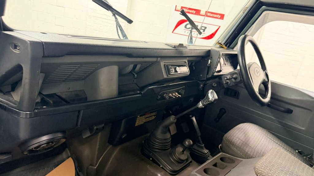 Used Land Rover Defender 110 1997 for sale - 77667240: Photo 14