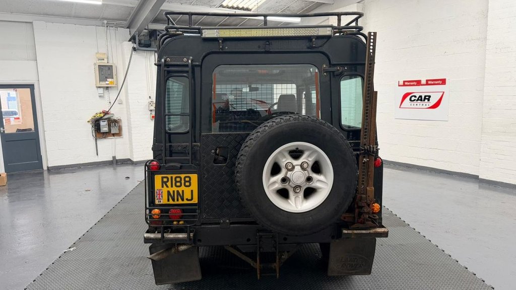 Used Land Rover Defender 110 1997 for sale - 77667240: Photo 6