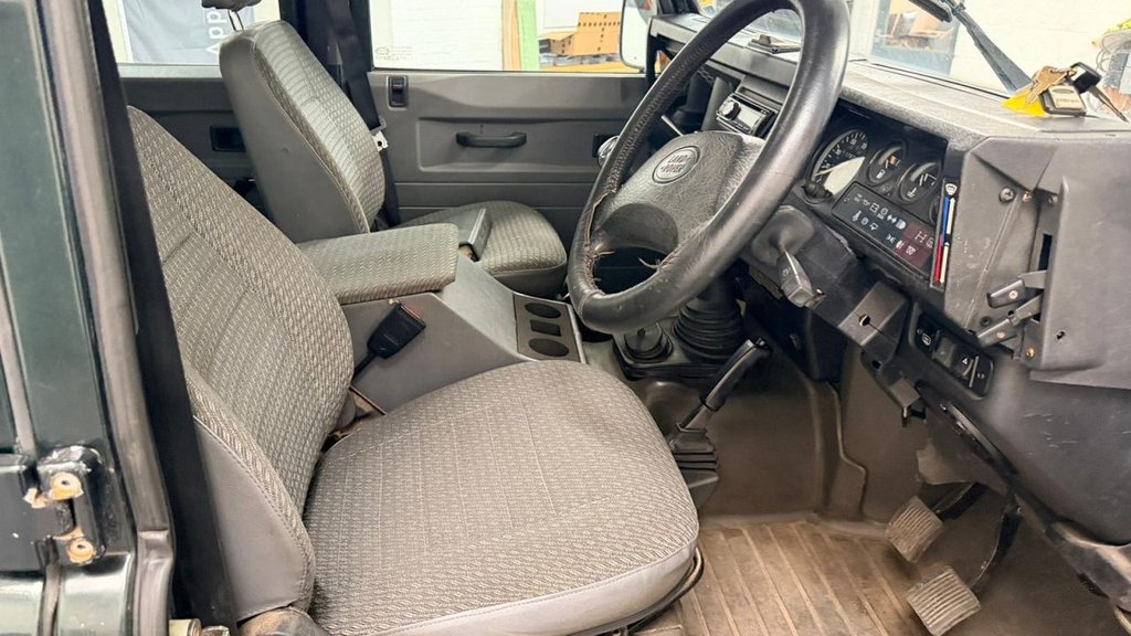 Used Land Rover Defender 110 1997 for sale - 77667240: Photo 9