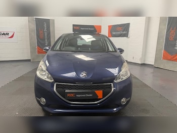 Used Peugeot 208 2013 for sale - 78167297: Photo