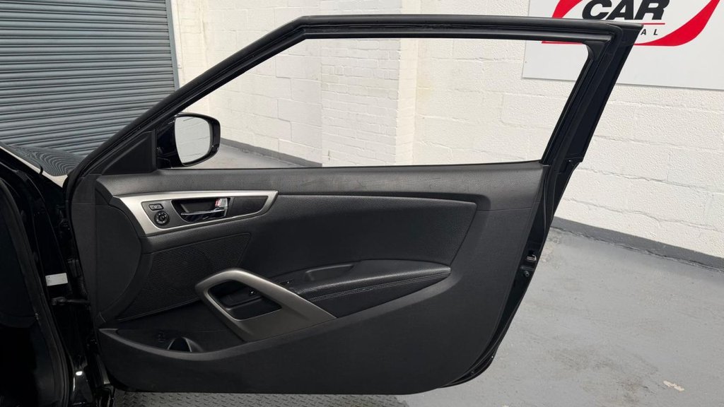 Used Hyundai Veloster 2013 for sale - 78069173: Photo 21