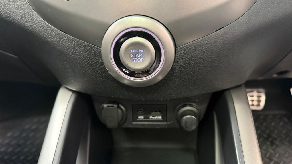 Used Hyundai Veloster 2013 for sale - 78069173: Photo 29