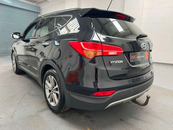 Used Hyundai Santa Fe 2015 for sale - 79420784: Photo