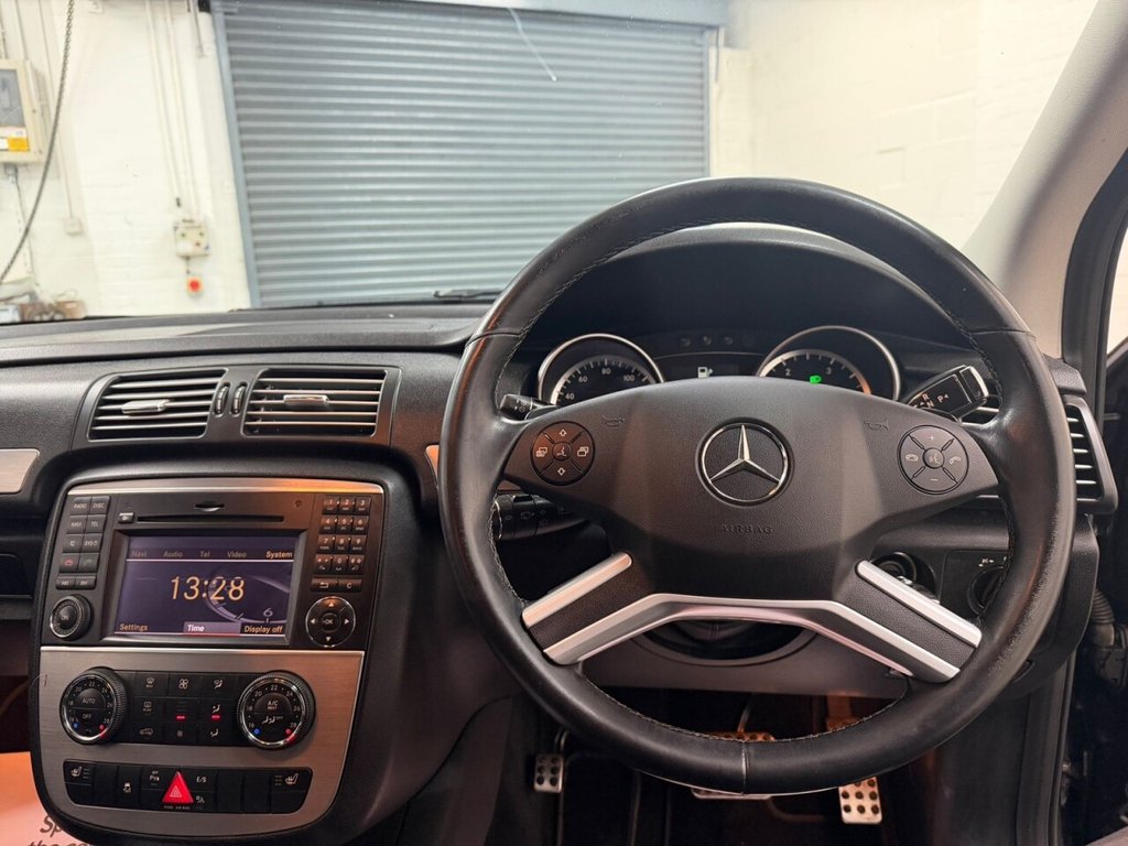 Used Mercedes-Benz R Class 2011 for sale - 77161561: Photo 15