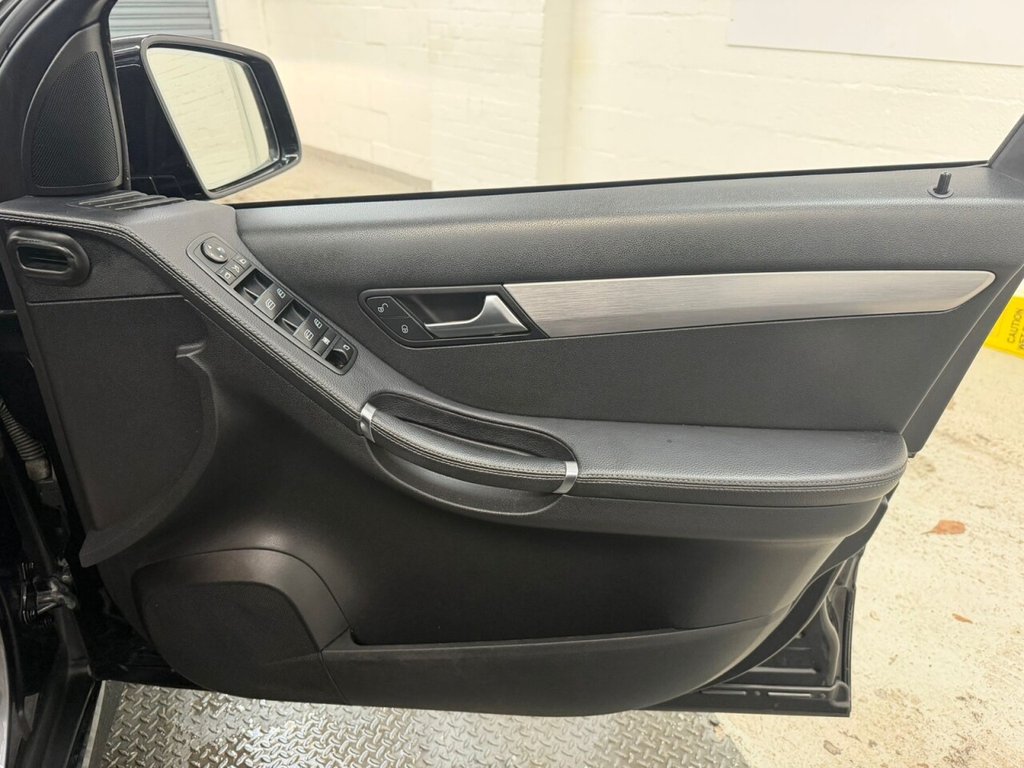 Used Mercedes-Benz R Class 2011 for sale - 77161561: Photo 21