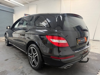 Used Mercedes-Benz R Class 2011 for sale - 77161561: Photo