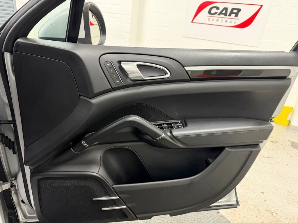 Used Porsche Cayenne 2011 for sale - 77007457: Photo 22