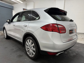 Used Porsche Cayenne 2011 for sale - 77007457: Photo