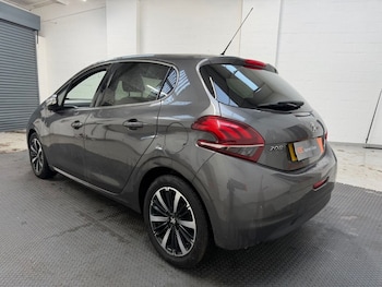 Used Peugeot 208 2018 for sale - 76751126: Photo