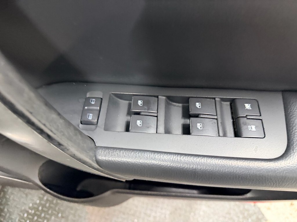 Used Chevrolet Captiva 2011 for sale - 77139685: Photo 11