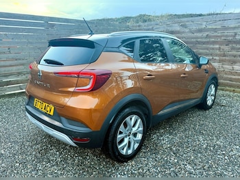 Used Renault Captur 2020 for sale - 76986117: Photo