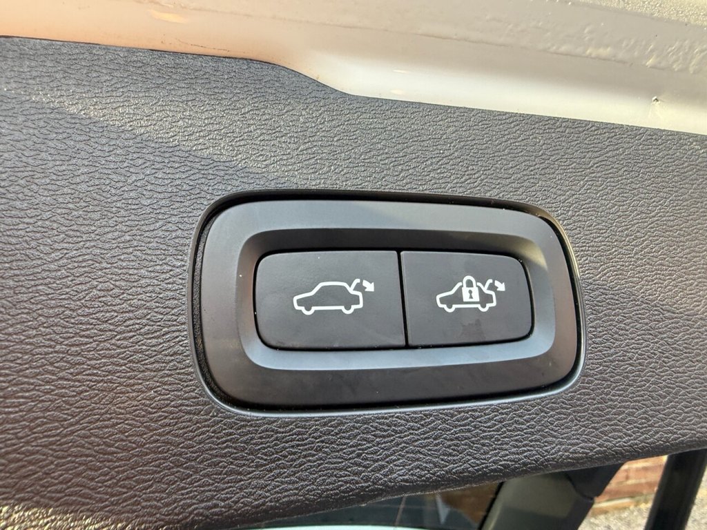 Used Volvo V60 2021 for sale - 77014503: Photo 24