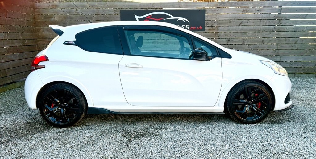 Used Peugeot 208 2018 for sale - 77693064: Photo 2