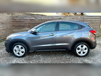 Used Honda HR-V 2017 for sale - 76923767: Photo