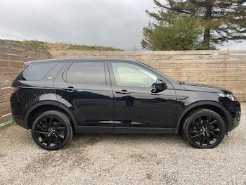 Used Land Rover Discovery Sport 2018 for sale - 76210808: Photo