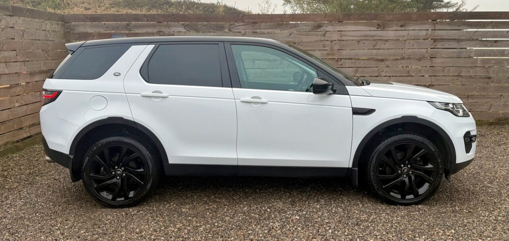 Used Land Rover Discovery Sport 2017 for sale - 76496645: Photo 2