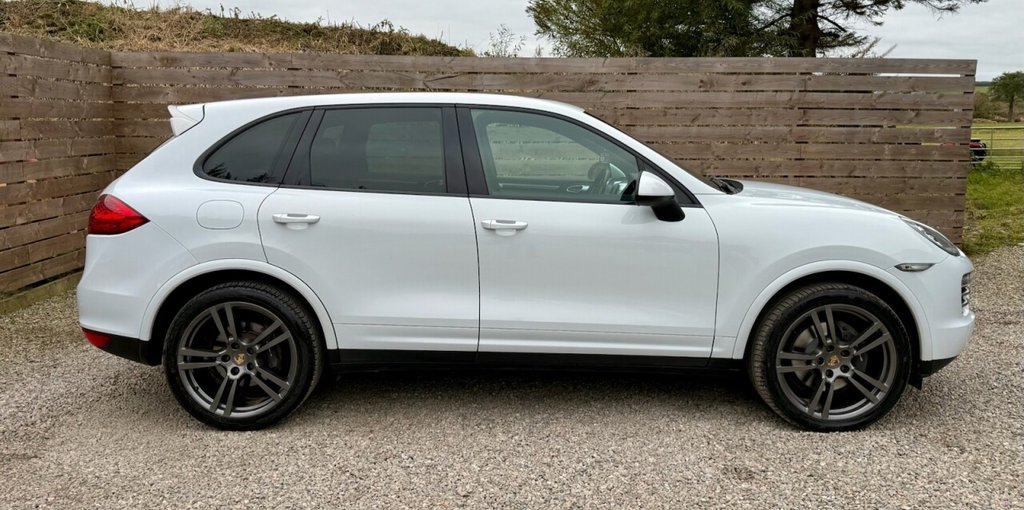 Used Porsche Cayenne 2014 for sale - 76266587: Photo 2