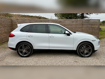 Used Porsche Cayenne 2014 for sale - 76266587: Photo 2