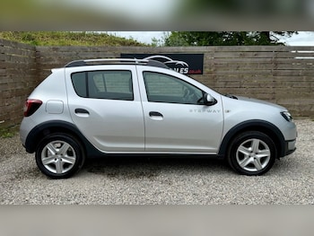 Used Dacia Sandero Stepway 2014 for sale - 78943263: Photo