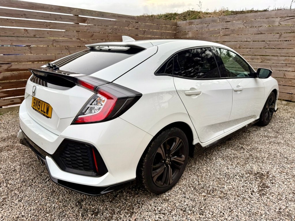 Used Honda Civic 2019 for sale - 76368079: Photo 2