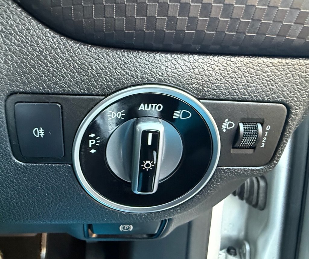 Used Mercedes-Benz A-Class 2018 for sale - 76698925: Photo 19