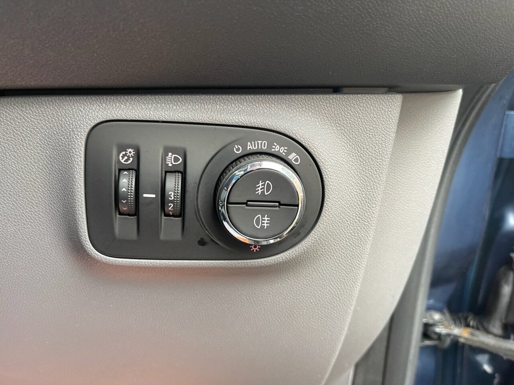 Used Vauxhall Corsa 2017 for sale - 76617384: Photo 14