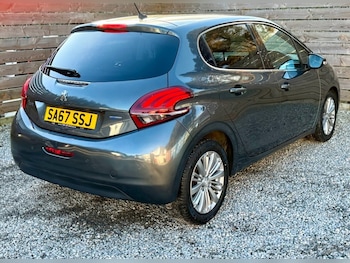 Used Peugeot 208 2017 for sale - 77520858: Photo