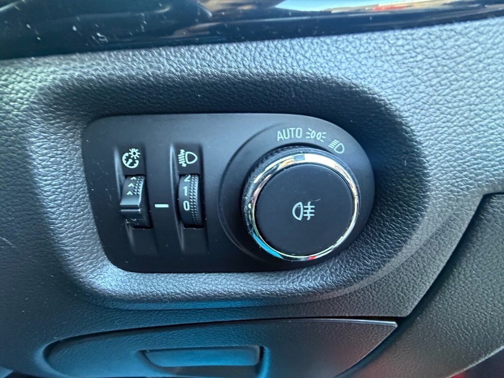 Used Vauxhall Astra 2018 for sale - 77693026: Photo 18