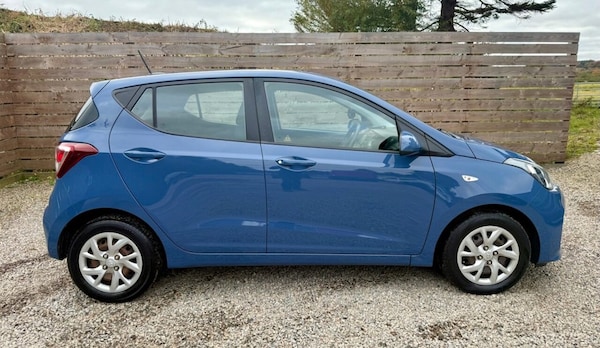 Used Hyundai i10 2017 for sale - 76304283: Photo 2