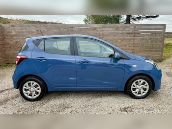 Used Hyundai i10 2017 for sale - 76304283: Photo 2