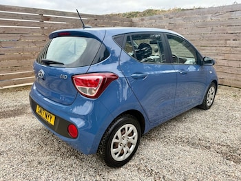 Used Hyundai i10 2017 for sale - 76304283: Photo 3